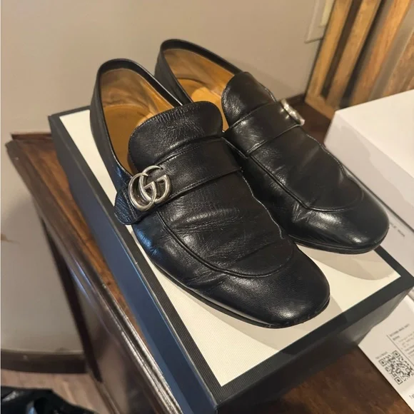 Authentic Gucci Leather Loafers - Picture 1 of 4